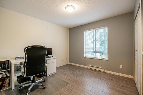 234 19528 Fraser Highway, Surrey, BC - Indoor Photo Showing Office