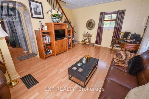 272 Station Street, North Middlesex (Parkhill), ON - Indoor