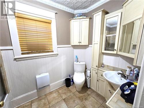 268 Victoria Street, Edmundston, NB - Indoor Photo Showing Bathroom