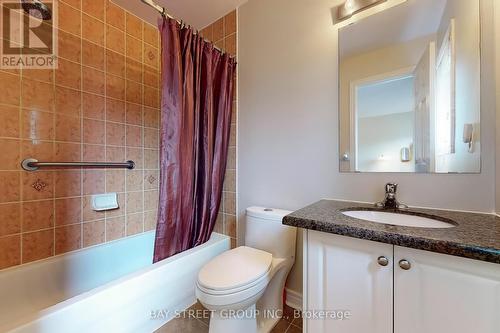 25 Maple Ridge Crescent, Markham, ON - Indoor Photo Showing Bathroom