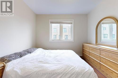 25 Maple Ridge Crescent, Markham, ON - Indoor Photo Showing Bedroom