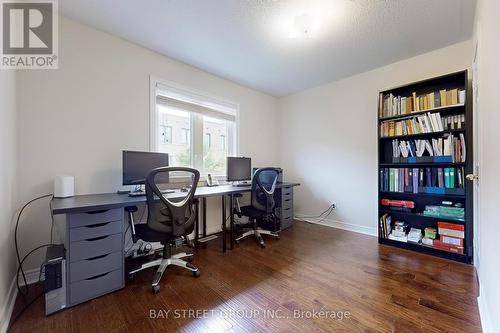 25 Maple Ridge Crescent, Markham, ON - Indoor Photo Showing Office