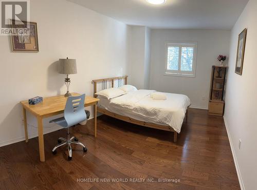 302 Bernard Avenue, Richmond Hill, ON - Indoor Photo Showing Bedroom