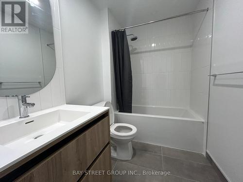 606 - 8 Beverley Glen Boulevard, Vaughan, ON - Indoor Photo Showing Bathroom