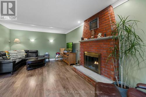 46 French Crescent, East Gwillimbury, ON - Indoor Photo Showing Living Room With Fireplace