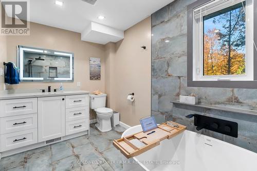 46 French Crescent, East Gwillimbury, ON - Indoor Photo Showing Bathroom