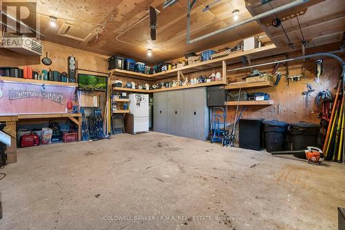 46 French Crescent, East Gwillimbury, ON - Indoor Photo Showing Garage