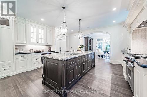 1227 Cleaver Drive, Oakville, ON - Indoor Photo Showing Kitchen With Upgraded Kitchen