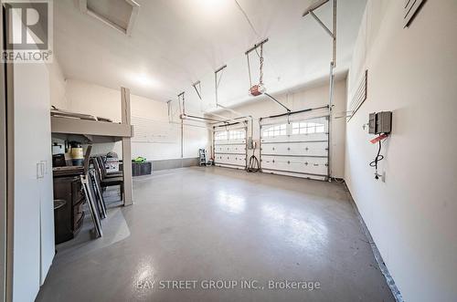 1227 Cleaver Drive, Oakville, ON - Indoor Photo Showing Garage