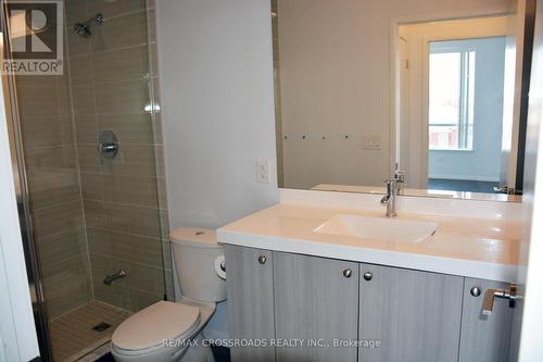 323 - 540 Bur Oak Avenue, Markham, ON - Indoor Photo Showing Bathroom