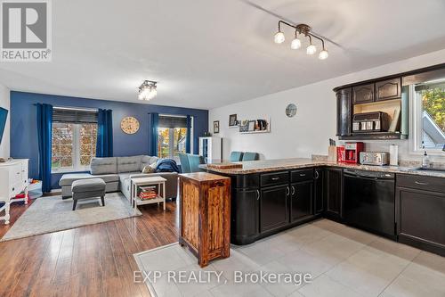 19 King Street N, South Huron (Crediton), ON - Indoor Photo Showing Kitchen