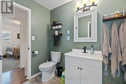 19 King Street N, South Huron (Crediton), ON - Indoor Photo Showing Bathroom