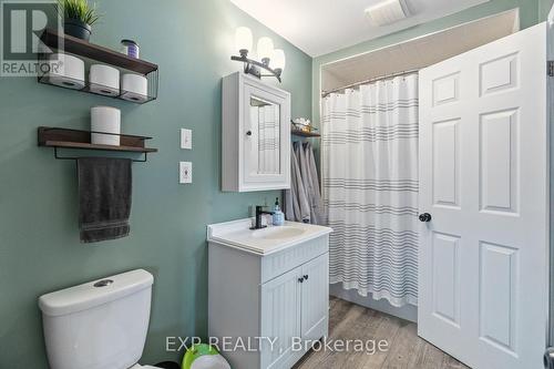 19 King Street N, South Huron (Crediton), ON - Indoor Photo Showing Bathroom