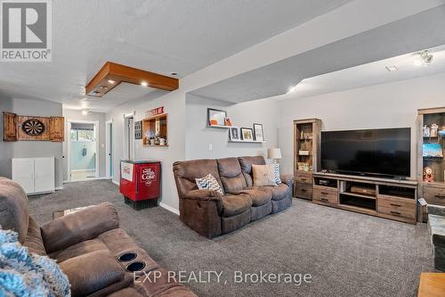 19 King Street N, South Huron (Crediton), ON - Indoor Photo Showing Living Room