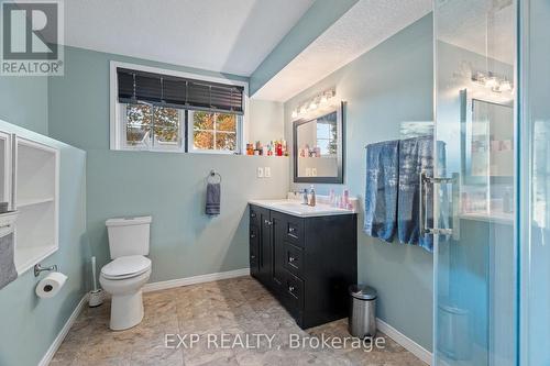 19 King Street N, South Huron (Crediton), ON - Indoor Photo Showing Bathroom