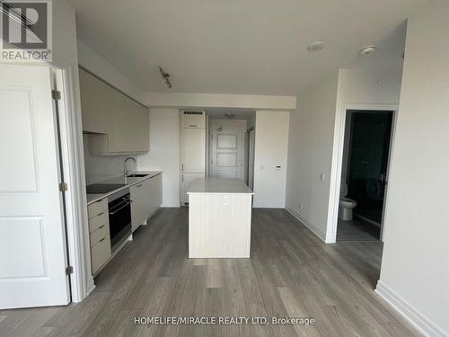 2410 - 36 Elm Drive W, Mississauga, ON - Indoor Photo Showing Kitchen