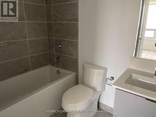 2410 - 36 Elm Drive W, Mississauga, ON - Indoor Photo Showing Bathroom