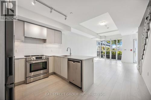 Th101 - 30 Gibbs Road, Toronto, ON - Indoor Photo Showing Kitchen