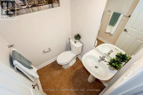 986 Syndenham Lane, Milton, ON - Indoor Photo Showing Bathroom