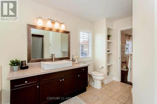 986 Syndenham Lane, Milton, ON - Indoor Photo Showing Bathroom