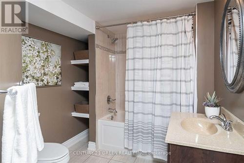 986 Syndenham Lane, Milton, ON - Indoor Photo Showing Bathroom