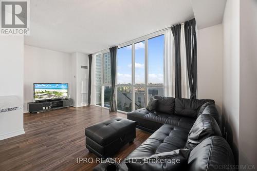 615 - 339 Rathburn Road W, Mississauga, ON - Indoor Photo Showing Living Room