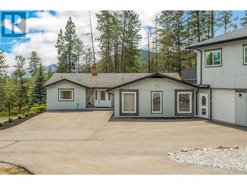 5308 Law Street, Peachland, BC - Outdoor