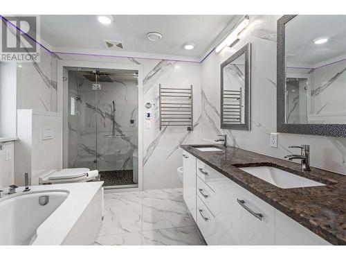 5308 Law Street, Peachland, BC - Indoor Photo Showing Bathroom