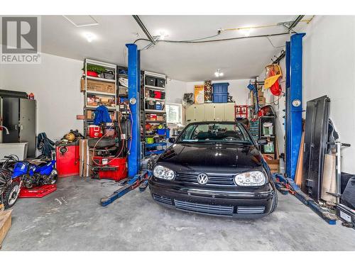 5308 Law Street, Peachland, BC - Indoor Photo Showing Garage