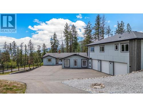 5308 Law Street, Peachland, BC - Outdoor