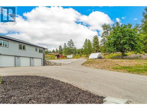 5308 Law Street, Peachland, BC - Outdoor