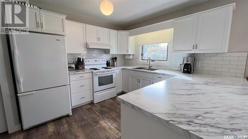 1409 3Rd Avenue, Edam, SK - Indoor Photo Showing Kitchen With Double Sink