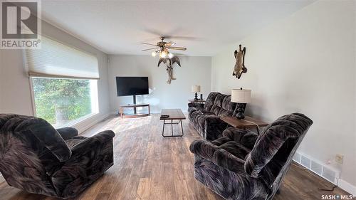 1409 3Rd Avenue, Edam, SK - Indoor Photo Showing Living Room