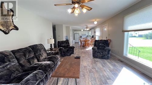 1409 3Rd Avenue, Edam, SK - Indoor Photo Showing Living Room