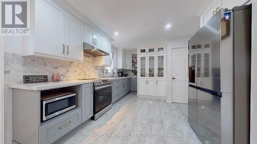 4800 Herald Road, East Gwillimbury, ON - Indoor Photo Showing Kitchen With Upgraded Kitchen