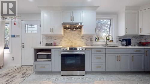 4800 Herald Road, East Gwillimbury, ON - Indoor Photo Showing Kitchen