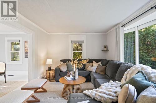 172 Front Street, Alnwick/Haldimand, ON - Indoor Photo Showing Living Room