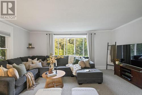 172 Front Street, Alnwick/Haldimand, ON - Indoor Photo Showing Living Room