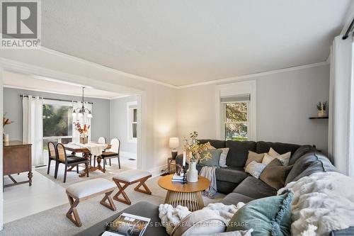 172 Front Street, Alnwick/Haldimand, ON - Indoor Photo Showing Living Room