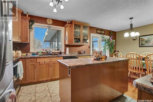 702 4Th Street S, Martensville, SK - Indoor Photo Showing Kitchen