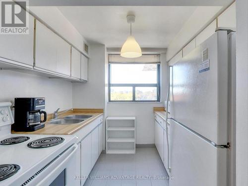 628 - 73 Mccaul Street, Toronto, ON - Indoor Photo Showing Kitchen With Double Sink