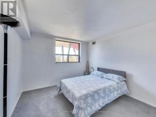 628 - 73 Mccaul Street, Toronto, ON - Indoor Photo Showing Bedroom