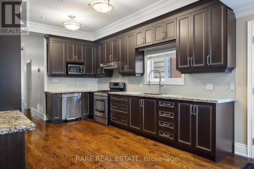 69 Robert Street, Toronto, ON - Indoor Photo Showing Kitchen