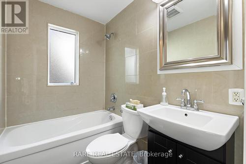 69 Robert Street, Toronto, ON - Indoor Photo Showing Bathroom