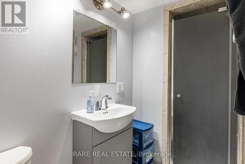 69 Robert Street, Toronto, ON - Indoor Photo Showing Bathroom