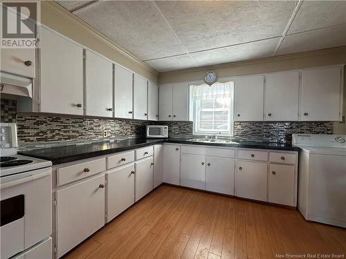 324 Irving Boulevard, Bouctouche, NB - Indoor Photo Showing Kitchen