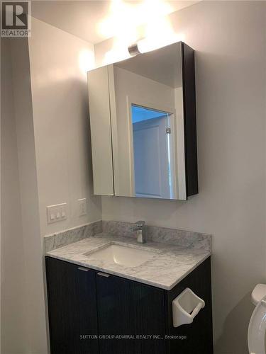 218 - 100 Eagle Rock Way, Vaughan, ON - Indoor Photo Showing Bathroom