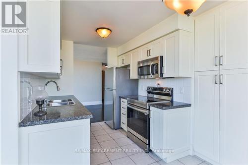 Ph 3 - 4850 Glen Erin Drive, Mississauga, ON - Indoor Photo Showing Kitchen With Double Sink