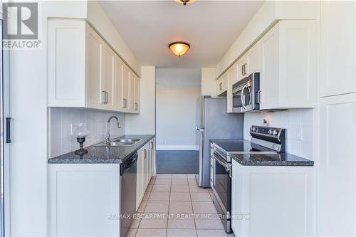 Ph 3 - 4850 Glen Erin Drive, Mississauga, ON - Indoor Photo Showing Kitchen With Double Sink