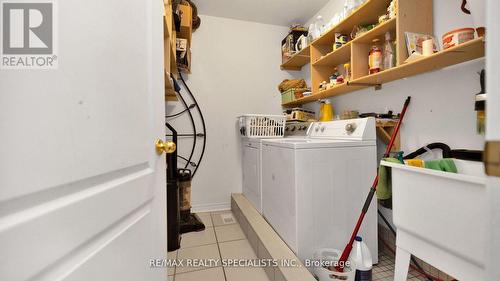 100 - 16 Bellhaven Crescent, Brampton, ON - Indoor Photo Showing Laundry Room